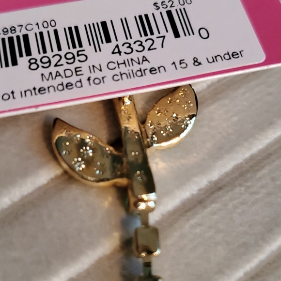 NWT Betsey Johnson Daisy Mismatched Earrings - Picture 11 of 13